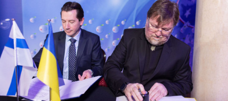Podpisanie umowy partnerskiej pomiędzy miastami z Finlandii i Ukrainy na VIII EKS